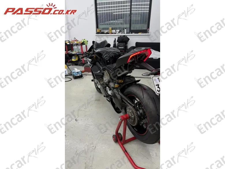 DUCATI PANIGALE V4 S - фото 3
