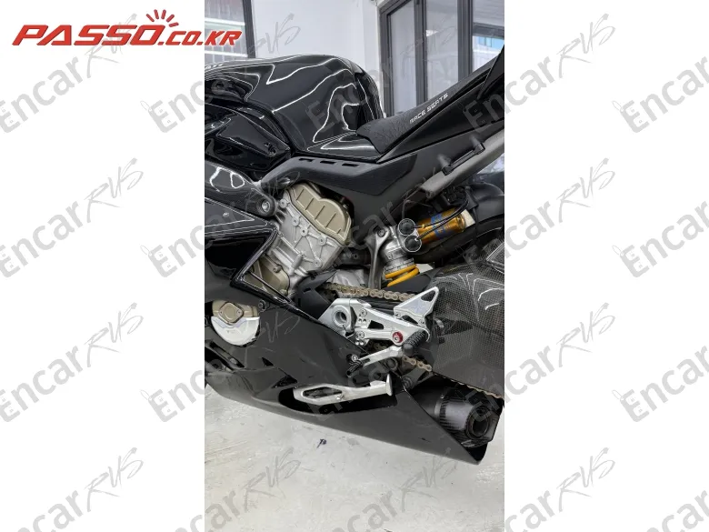 DUCATI PANIGALE V4 S - фото 4