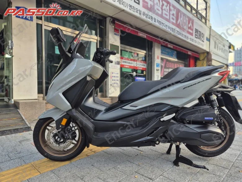 Honda Forza 350 - фото 1