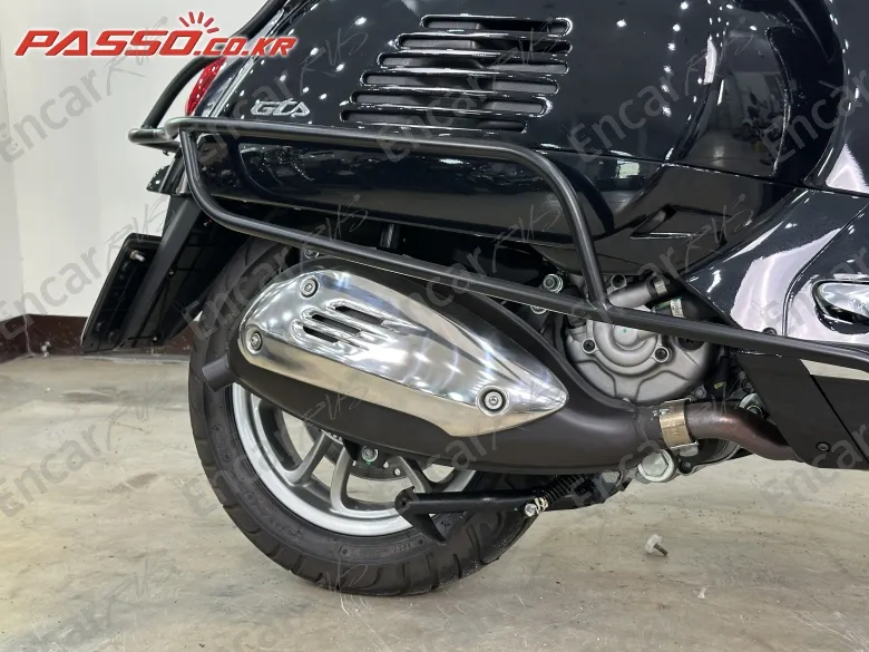 Vespa Gts 300 Classic - фото 6