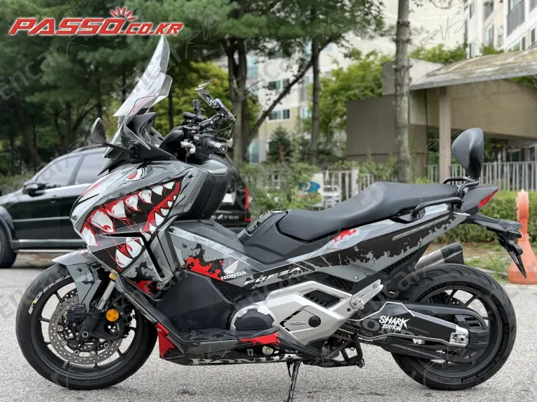 Honda Forza 750 - фото 1