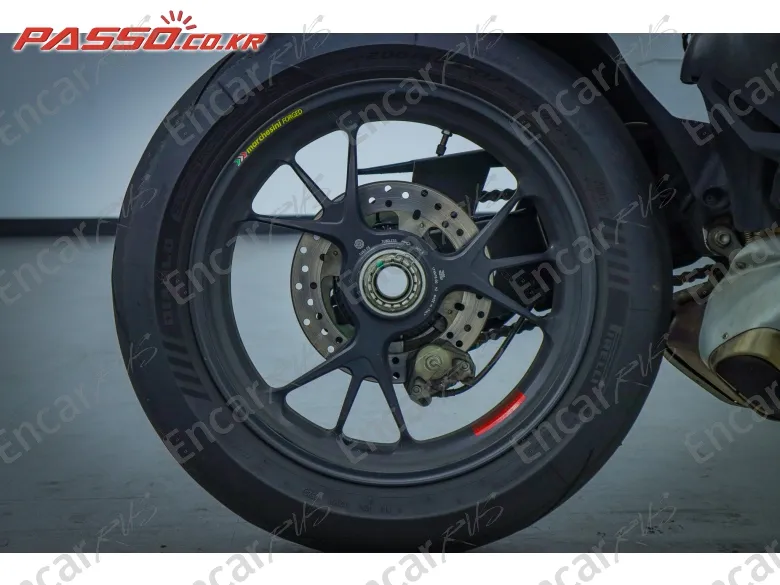 Ducati Panigale V4 S - фото 6