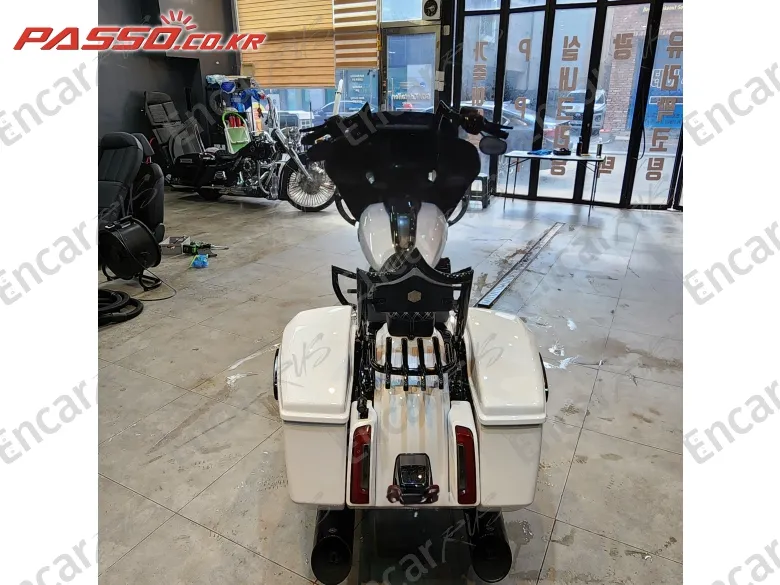 HARLEY-DAVIDSON ROAD GLIDE ST - фото 2