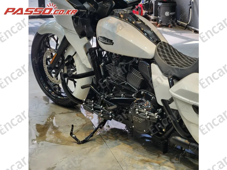 HARLEY-DAVIDSON ROAD GLIDE ST - фото 4