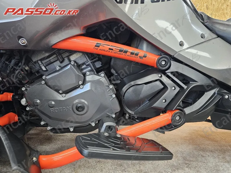 BRP Can-Am Spyder F3 T - фото 4