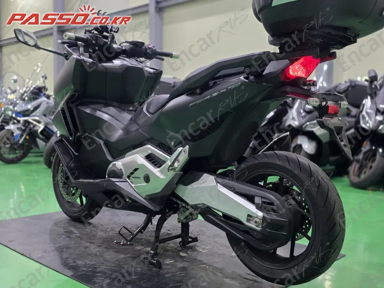 Honda Forza 750 - фото 5