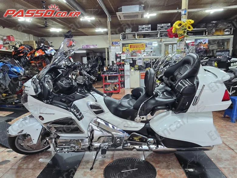 HONDA GOLDWING 1800 - фото 1