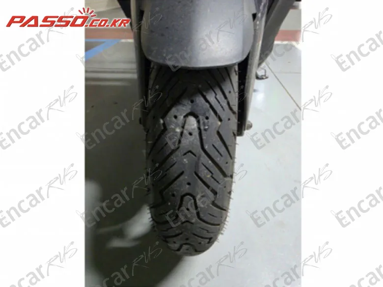 YAMAHA X MAX 300 ABS - фото 5