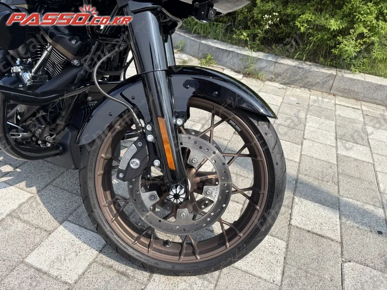 HARLEY-DAVIDSON ROAD GLIDE ST - фото 5