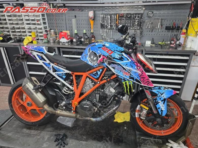 KTM 1290 Super Duke R - фото 0