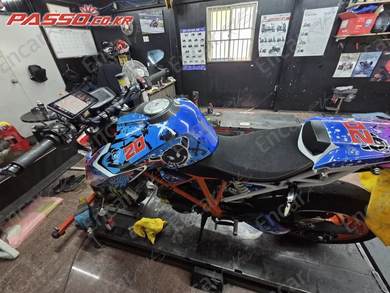 KTM 1290 Super Duke R - фото 1