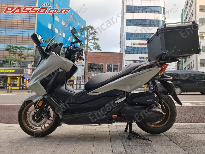 Honda Forza 350 - фото 1