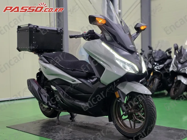 Honda Forza 350 - фото 5