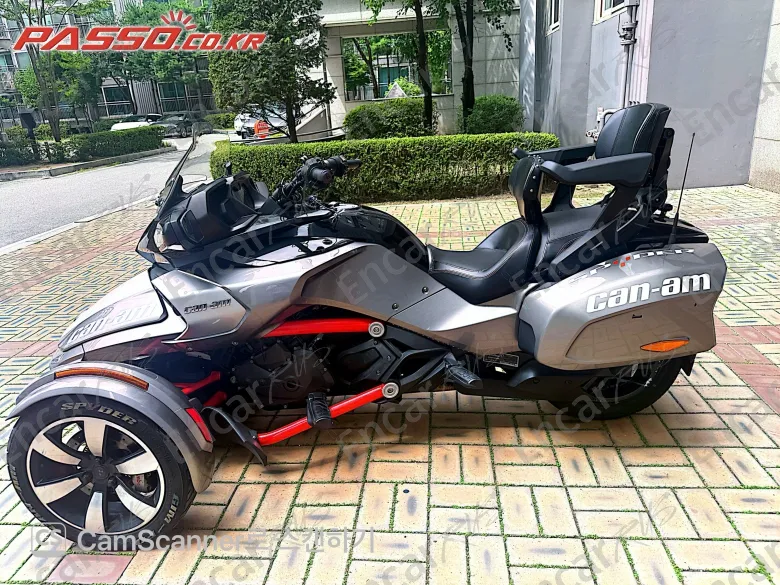 BRP CAN-AM SPYDER F3 T - фото 1