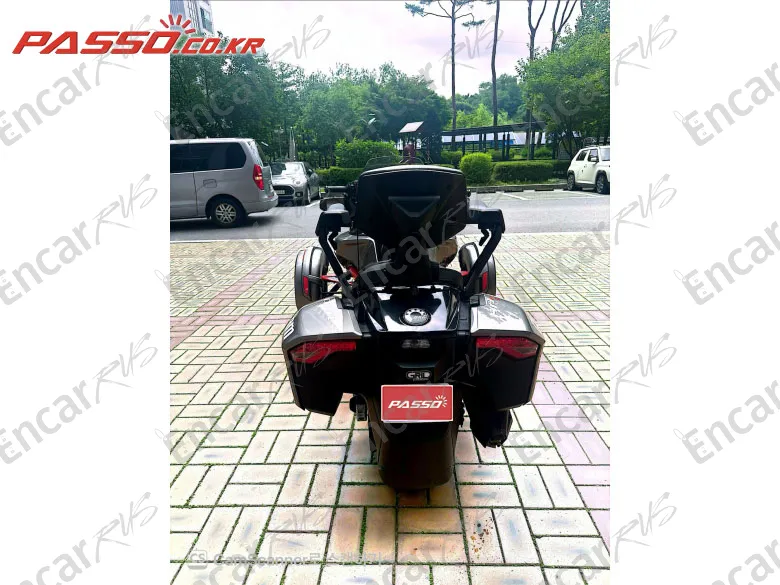 BRP CAN-AM SPYDER F3 T - фото 2