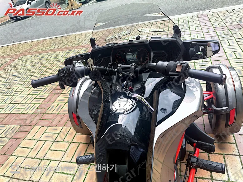 BRP CAN-AM SPYDER F3 T - фото 3