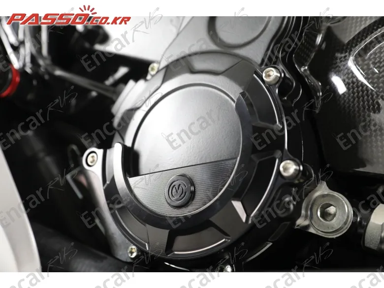 MV Agusta Superveloce 800 - фото 4