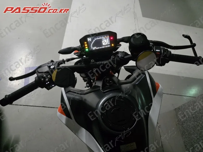 KTM 890 DUKE R - фото 3