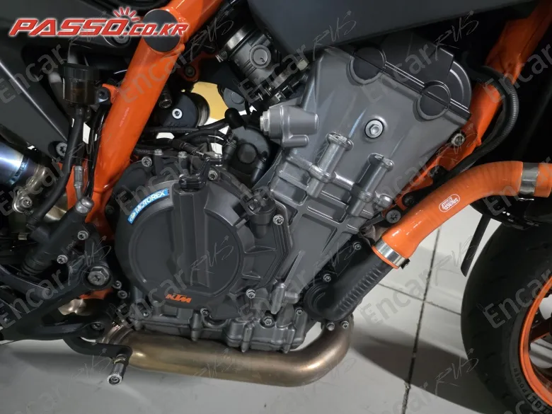 KTM 890 DUKE R - фото 4