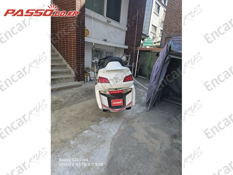 HONDA GOLDWING 1800 - фото 2
