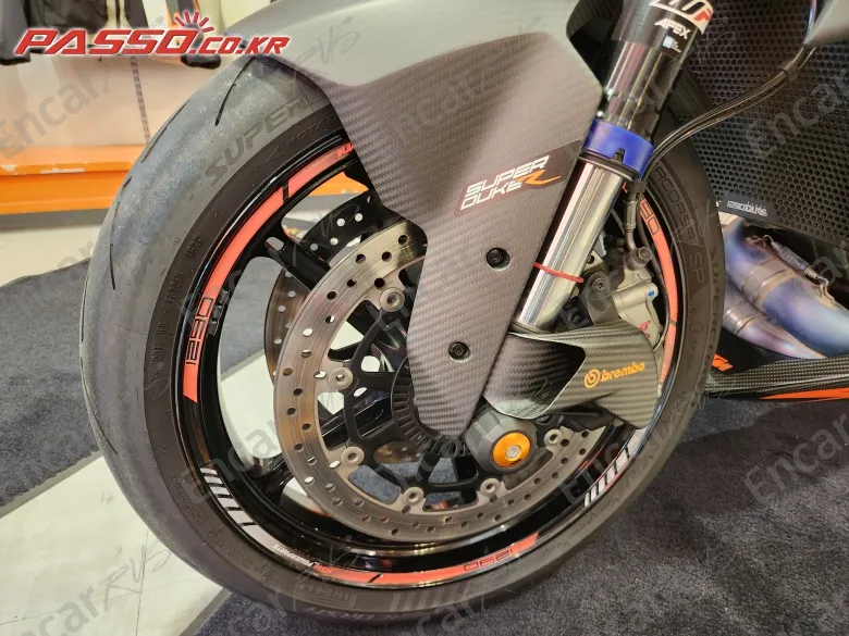 KTM 1290 Super Duke R - фото 5