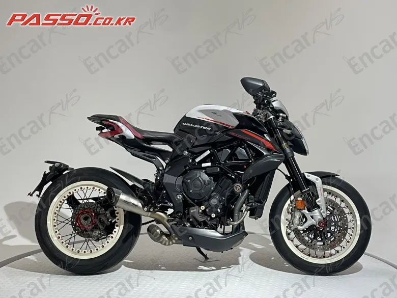 MV Agusta Dragster 800 RR - фото 0