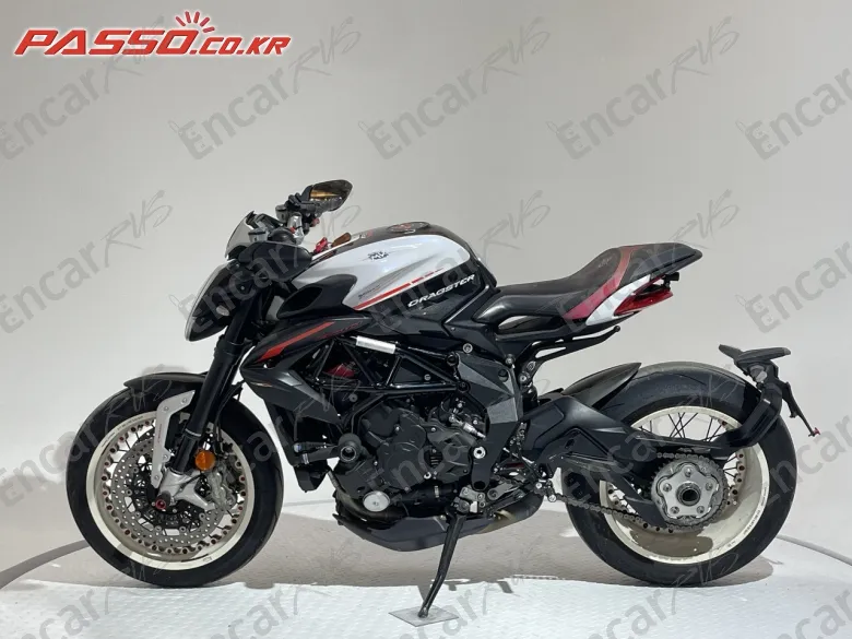 MV Agusta Dragster 800 RR - фото 1