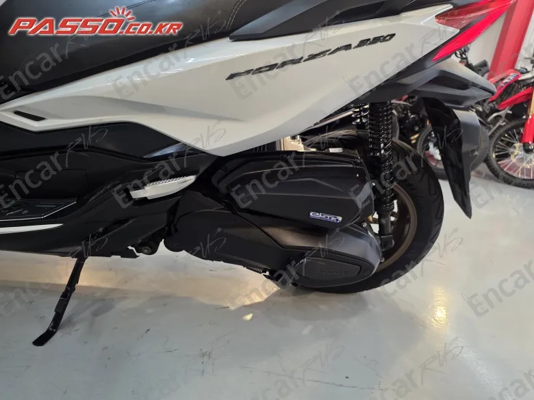 Honda Forza 350 - фото 4