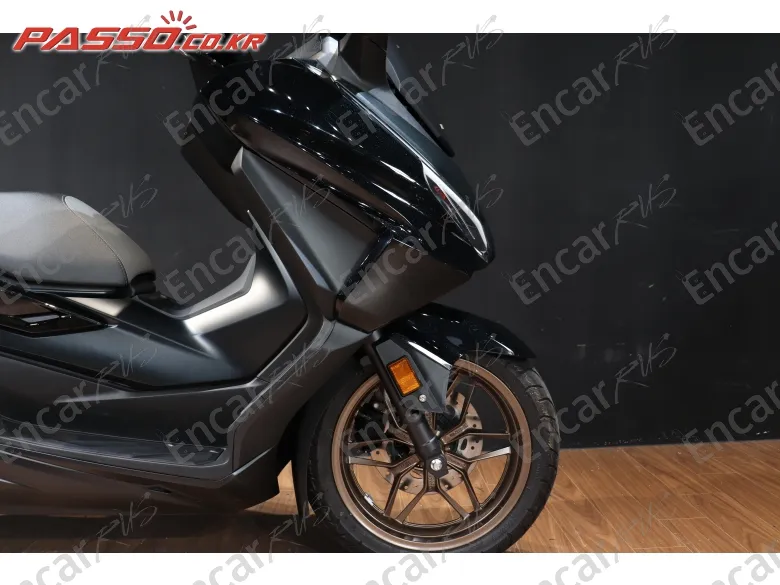Honda Forza 350 - фото 5