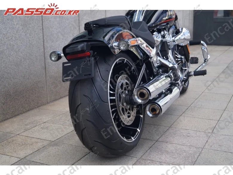 Harley-Davidson Breakout 117 - фото 2