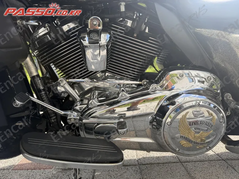 HARLEY-DAVIDSON FLHXS STREET GLIDE SPECIAL - фото 4