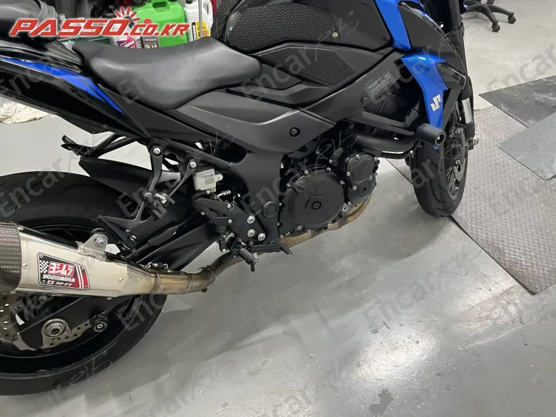 Suzuki Gsx S 750 - фото 2