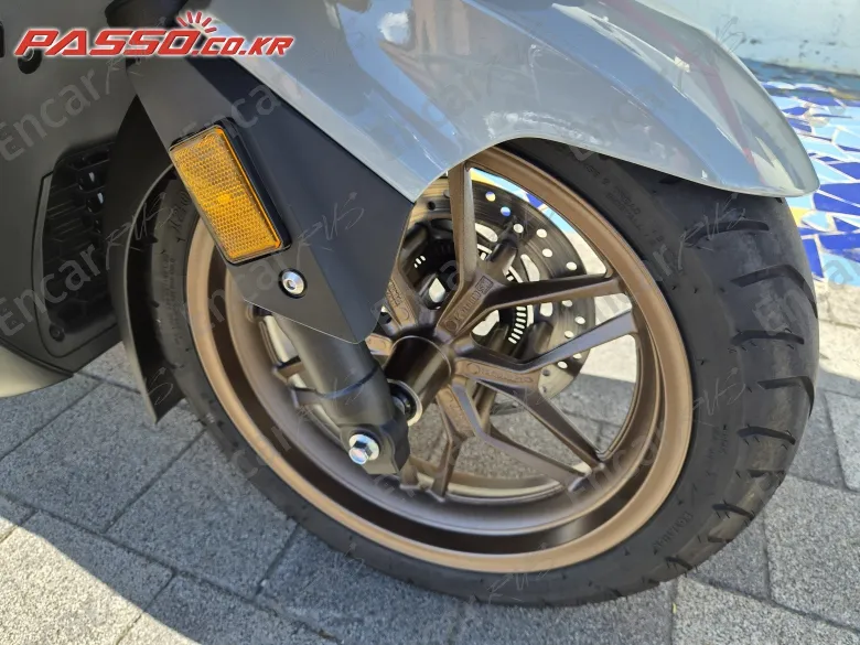 Honda Forza 350 - фото 5