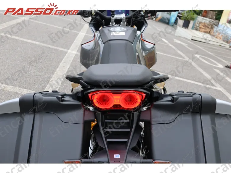 Moto Guzzi V100 Mandello S - фото 2
