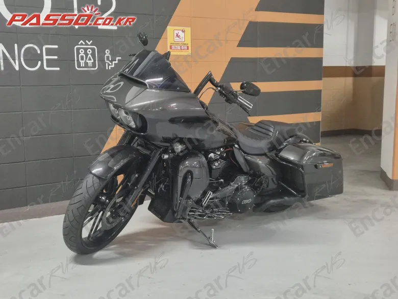 HARLEY-DAVIDSON ROAD GLIDE SPECIAL - фото 1