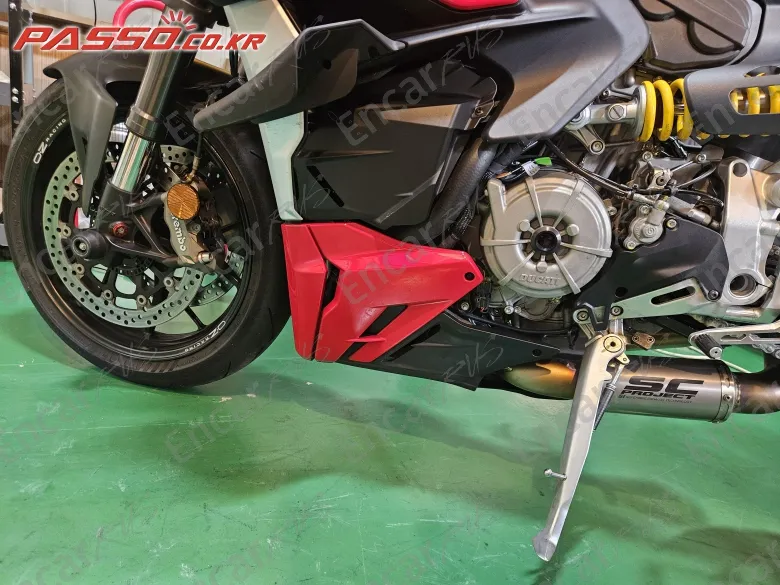 DUCATI STREETFIGHTER V2 - фото 3