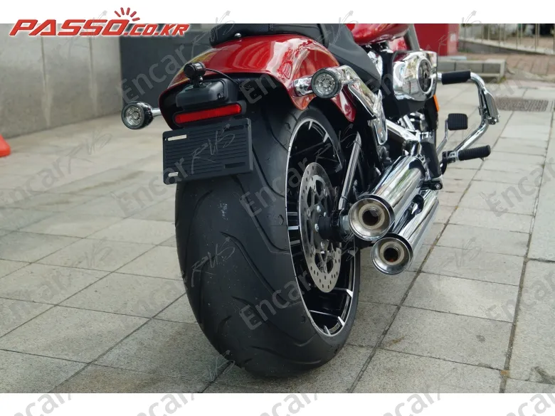 Harley-Davidson Breakout 117 - фото 2