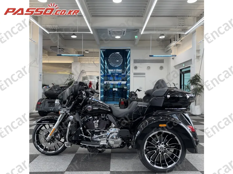 Harley-Davidson Flhtcutg Tri Glide Ultra Classic - фото 1