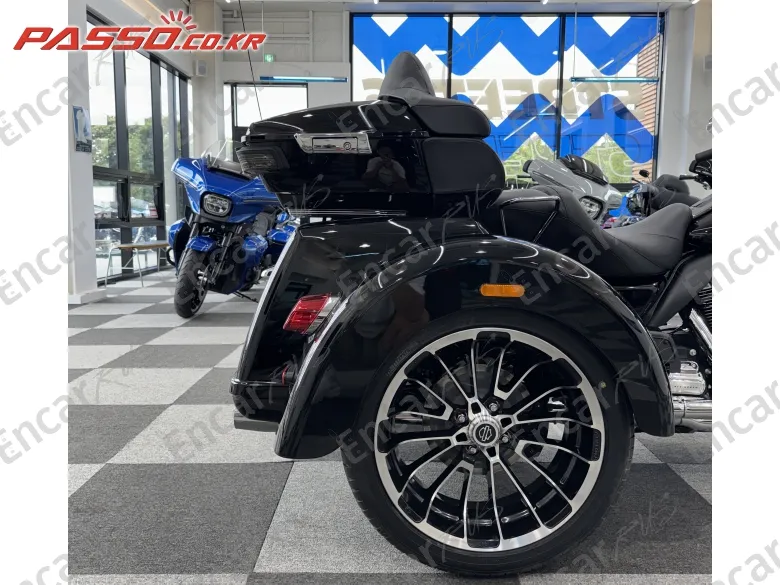 Harley-Davidson Flhtcutg Tri Glide Ultra Classic - фото 5