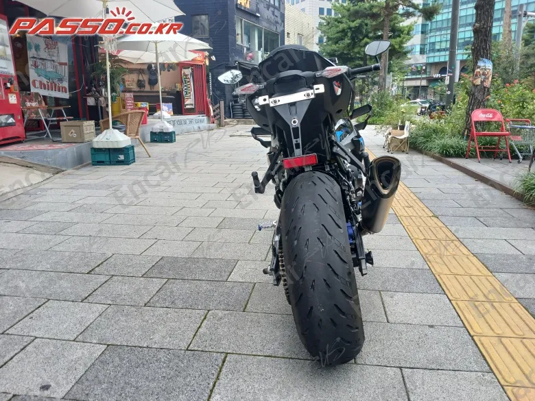 Bmw M 1000 R - фото 3
