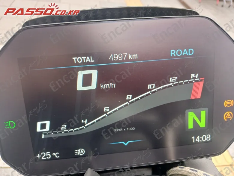 Bmw M 1000 R - фото 4