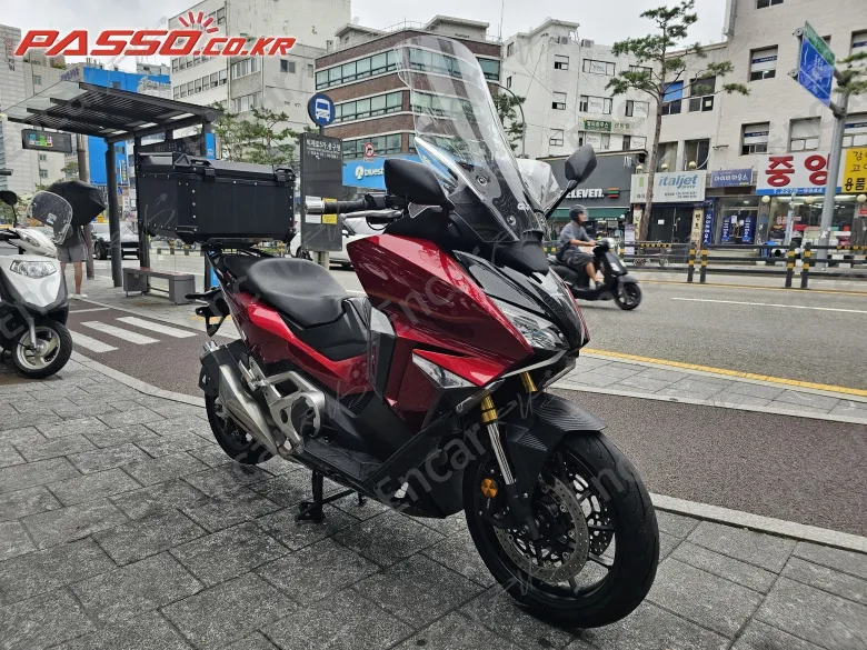 Honda Forza 750 - фото 2