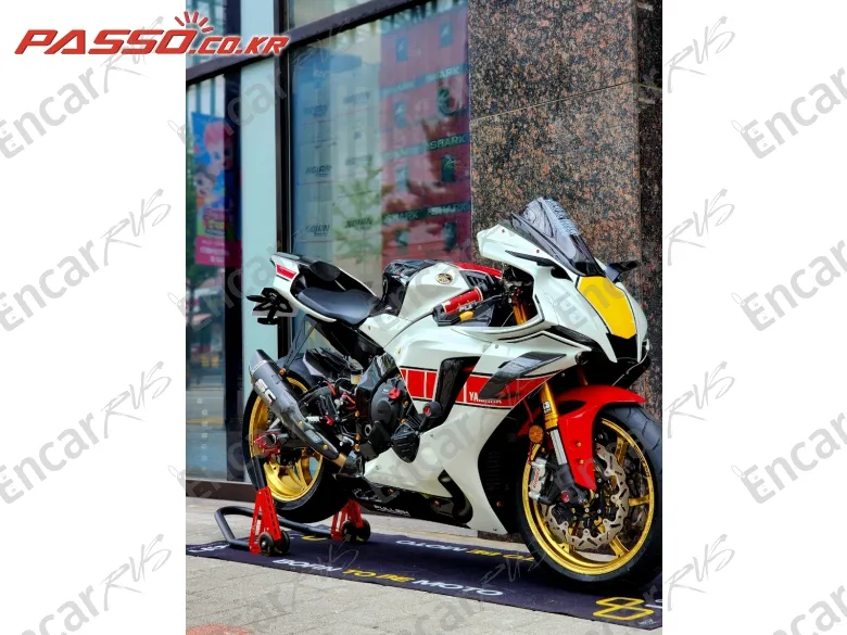 Yamaha Yzf R1 - фото 3