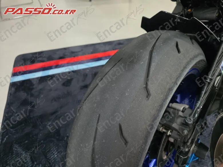 Yamaha Yzf R1 - фото 4