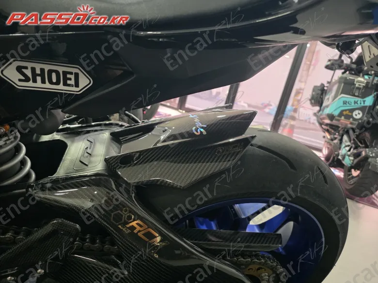 Yamaha Yzf R1 - фото 5
