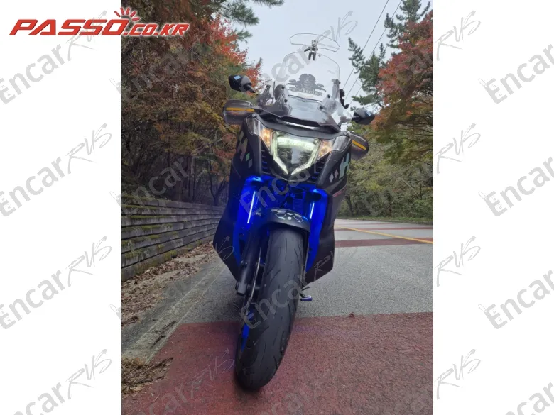 Honda Integra 750 - фото 1