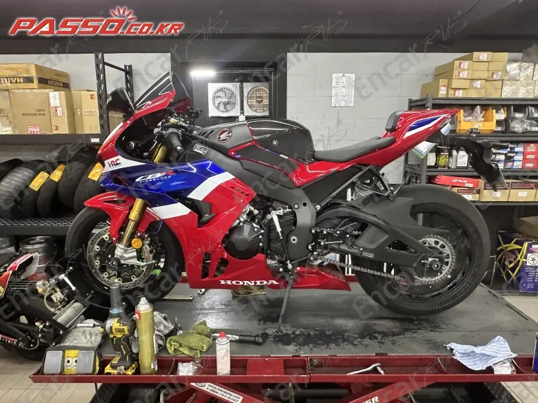 Honda CBR 1000 RR-R Fireblade SP - фото 1