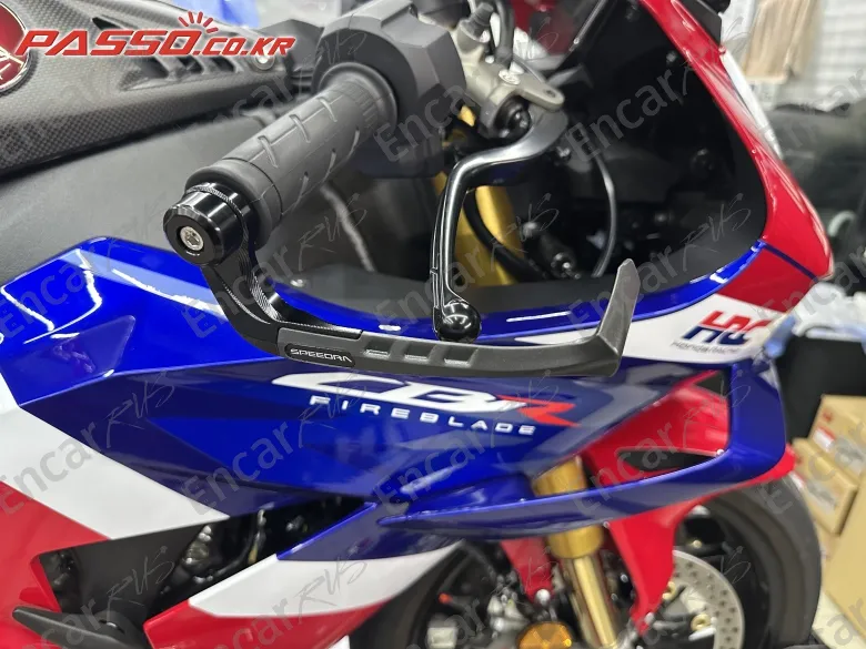 Honda CBR 1000 RR-R Fireblade SP - фото 3