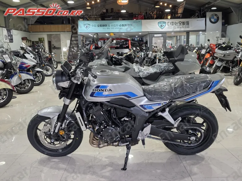 HONDA CB 1000 F - фото 1
