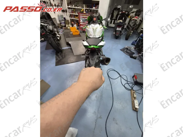 Kawasaki Zx 10 R - фото 2